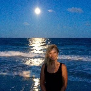 Meet your Posher, Debbie